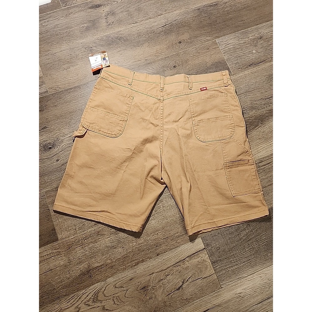 NWT Wrangler Carpenter Shorts Mens Size 44 X 11 Tan Relaxed Fit Canvas Pockets - Picture 3 of 3